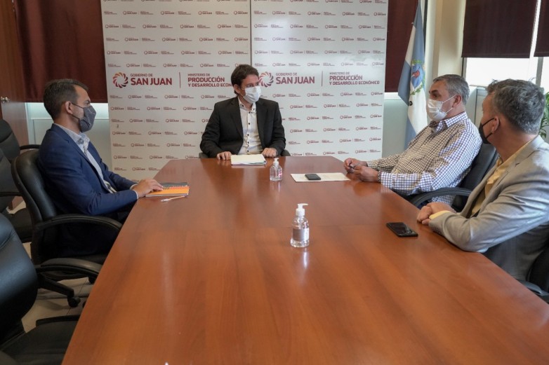 En este momento estás viendo Producción de San Juan y Mendoza mantuvieron un encuentro centrado en la vitivinicultura