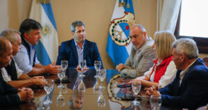 Lee más sobre el artículo Gobierno e INTA trabajarán en el desarrollo del cultivo de quinoa y frutos de carozo en valles cordilleranos