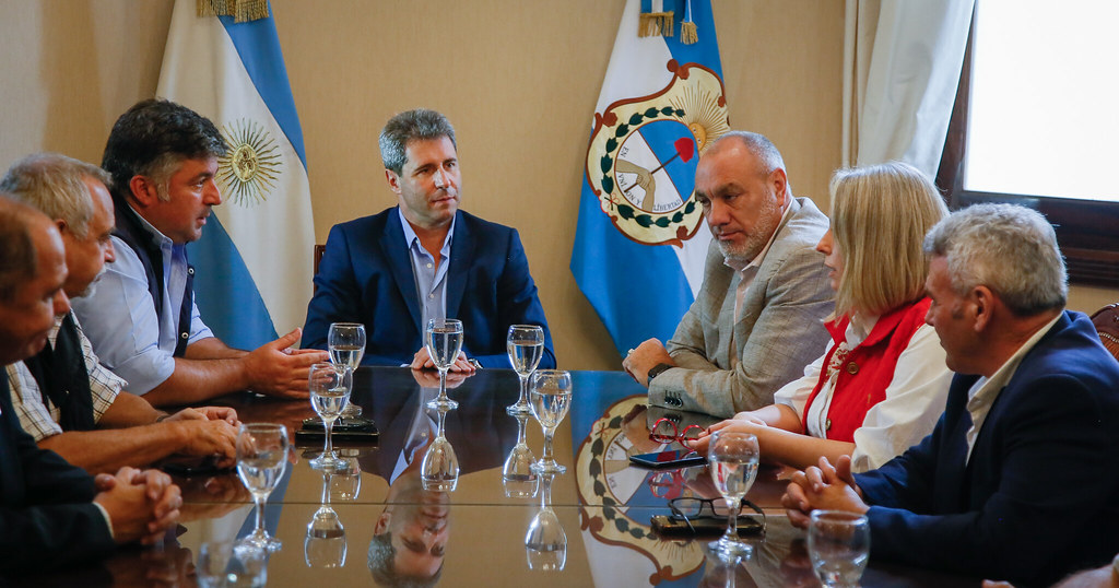 Lee más sobre el artículo Gobierno e INTA trabajarán en el desarrollo del cultivo de quinoa y frutos de carozo en valles cordilleranos