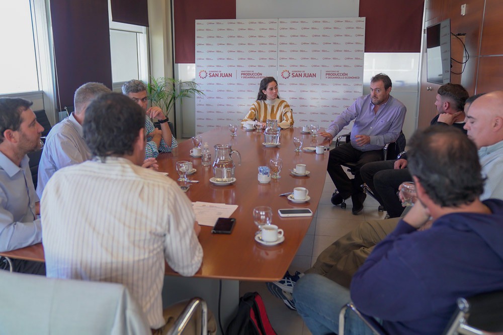 En este momento estás viendo Influenza Aviar: Producción y Senasa coordinaron acciones con el sector avícola